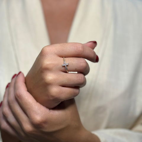 Anello croce zirconi oro