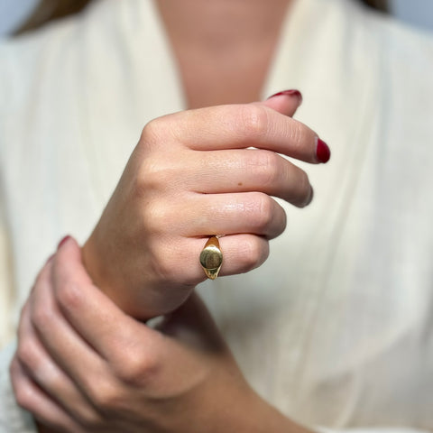 Anello scudo tondo oro