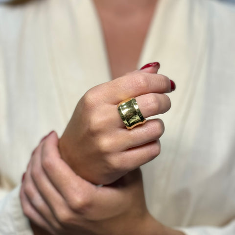 Anello scudo curva oro