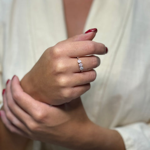 Anello trilogy fiori oro e zirconi