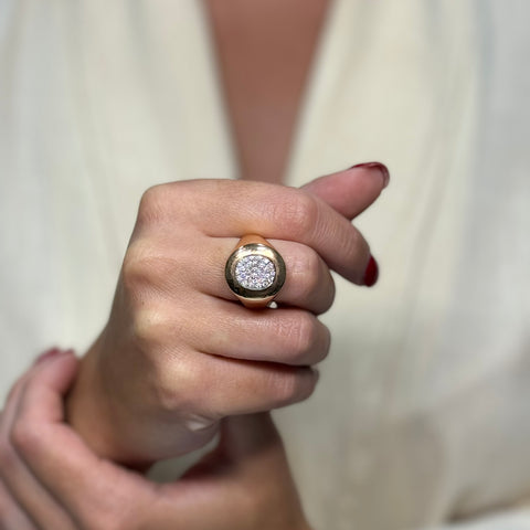 Anello scudo diamanti oro