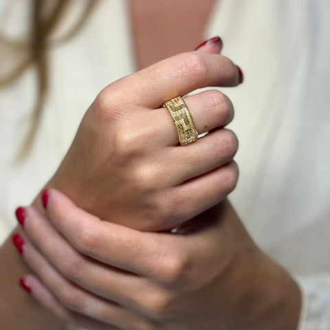 Anello fascia elastica con greca oro