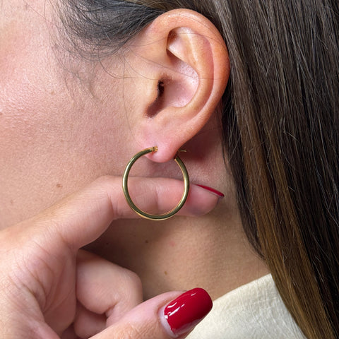 Orecchini cerchio tubolare oro