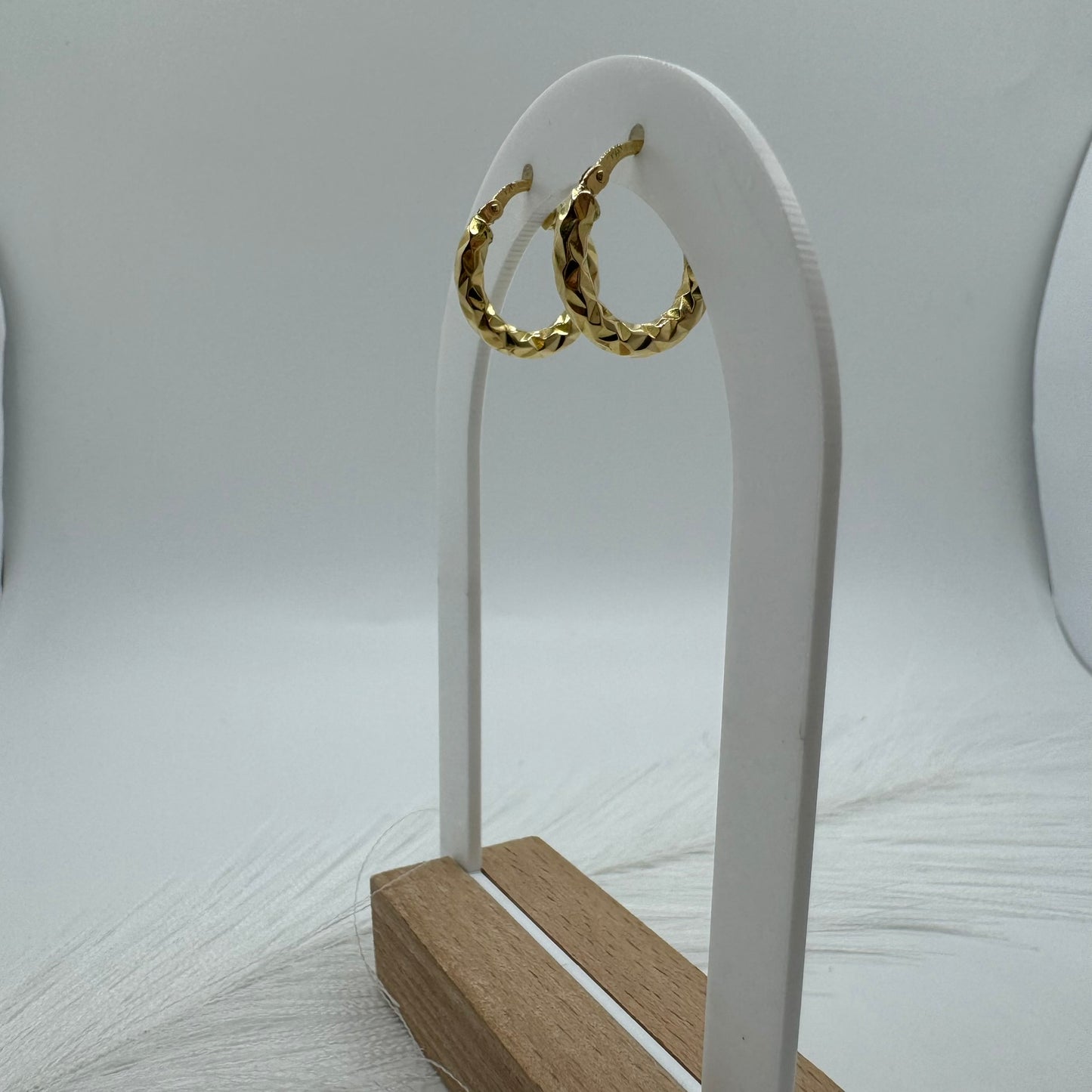 Orecchini cerchio martellato oro