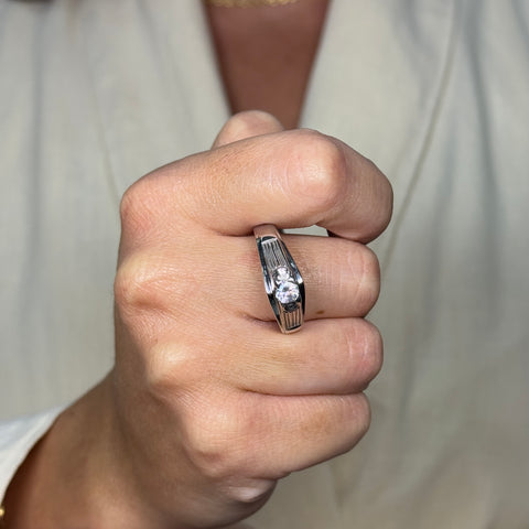 Anello Uomo scudo solitario con zirconi