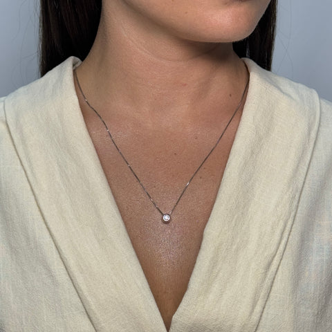 Collana veneziana con punto luce tondo con diamante