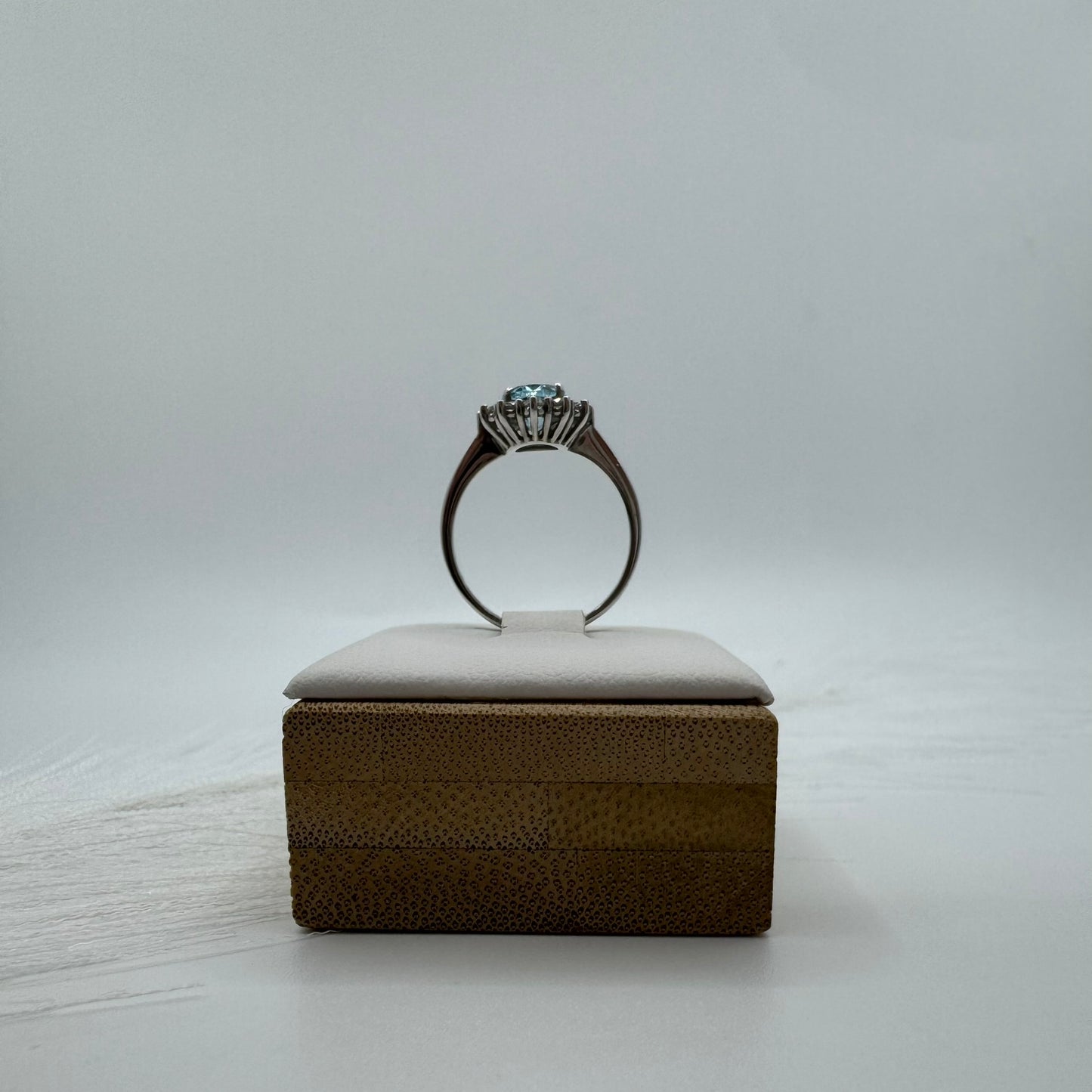 Anello Kate ovale oro e zircone