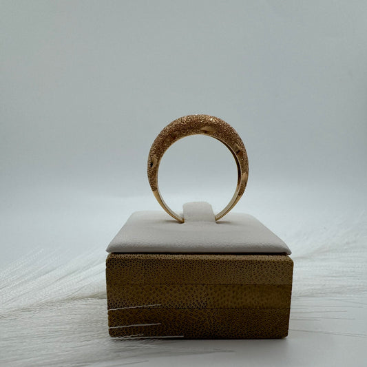 Anello fascia bombè satinato oro