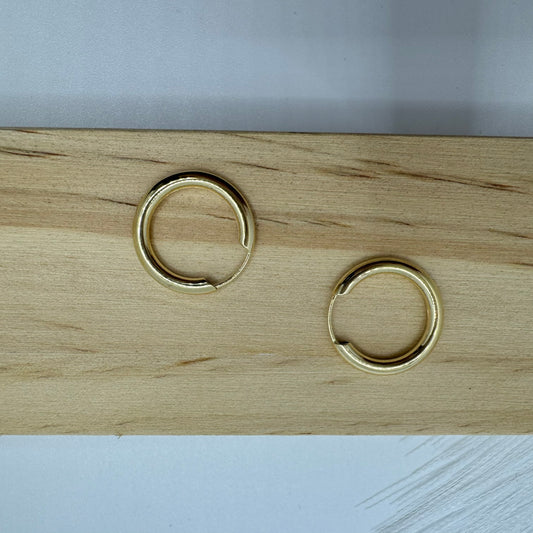 Orecchini cerchio tubolare oro
