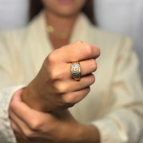 Anello Uomo scudo bicolor con zircone oro