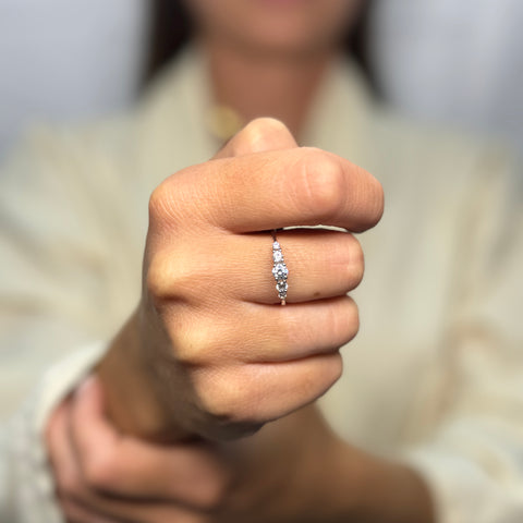 Anello Veretta con zirconi oro