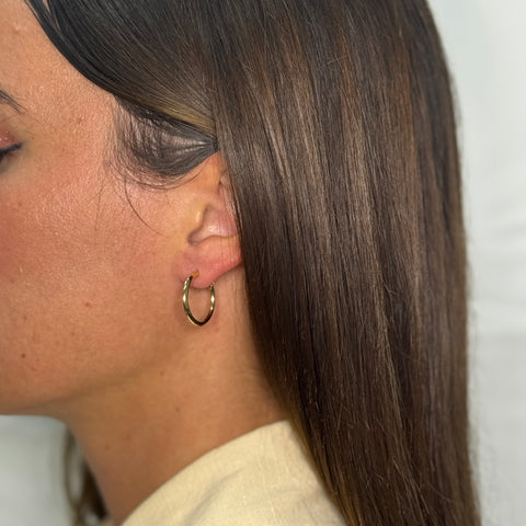 Orecchini cerchio tubolare oro