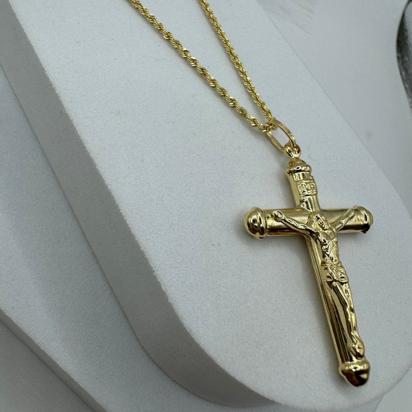 Collana fune con croce bombè oro