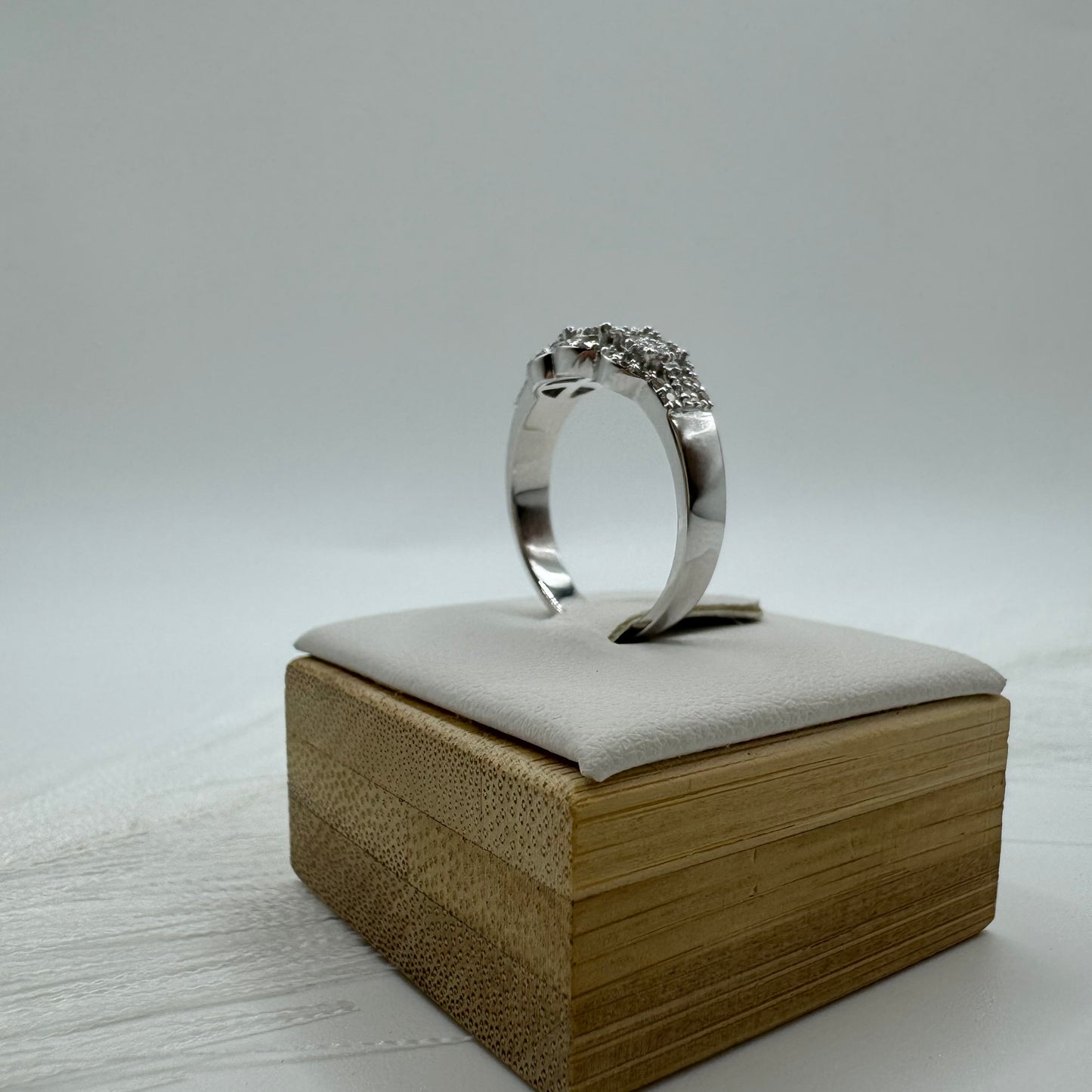 Anello trilogy  oro e diamanti E-F/IF VVS