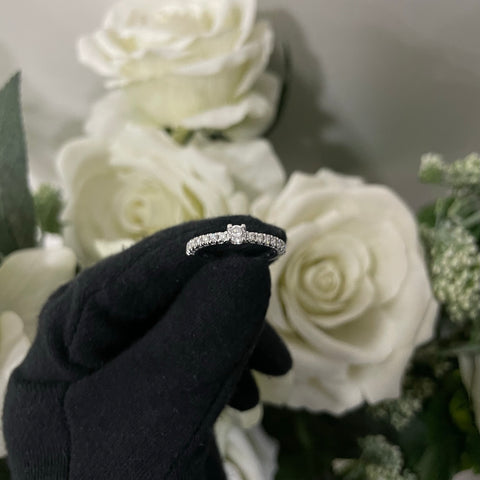 Anello solitario pavè F/ VS oro e diamanti