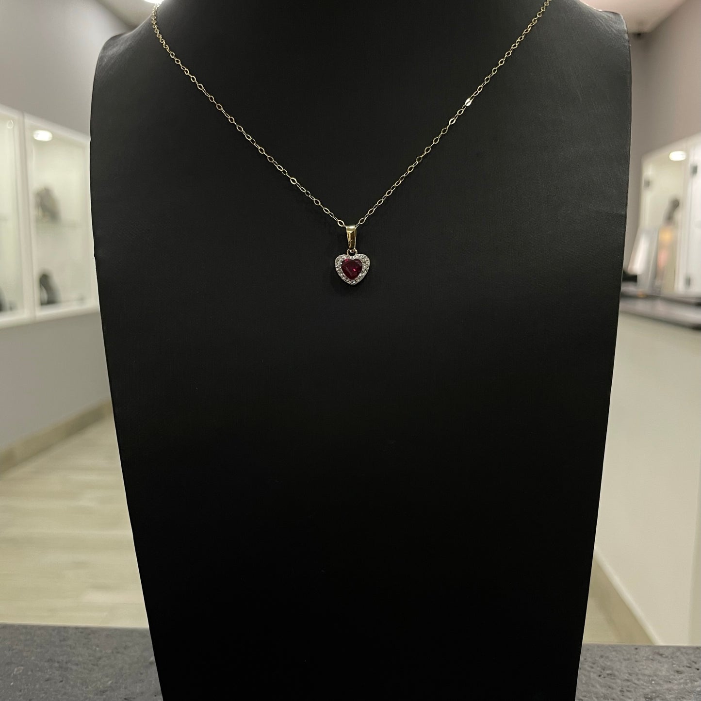 Collana ovalina con cuoricino oro zirconato