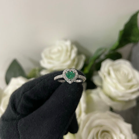 Anello Halo cuore Diamanti e Smeraldi